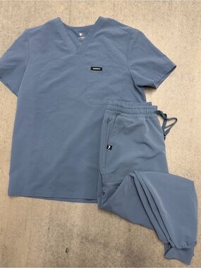 Jaanuu scrubs set